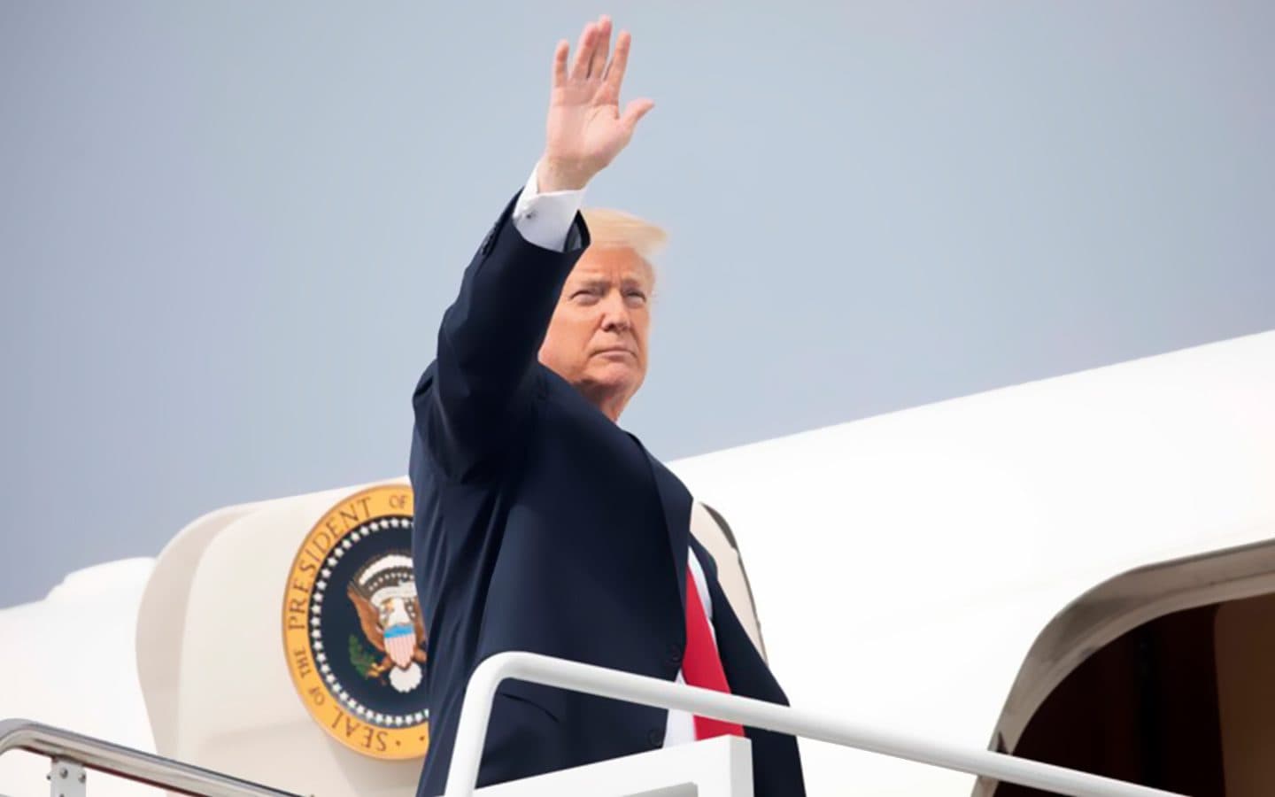 President Donald J. Trump boards Air Force One at Joint Base Andrews | May 10, 2018 (Official White House Photos by Joyce N. Boghosian)