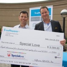 Kevin Niblock, Software AG presents Dave Smith of Special Love with check